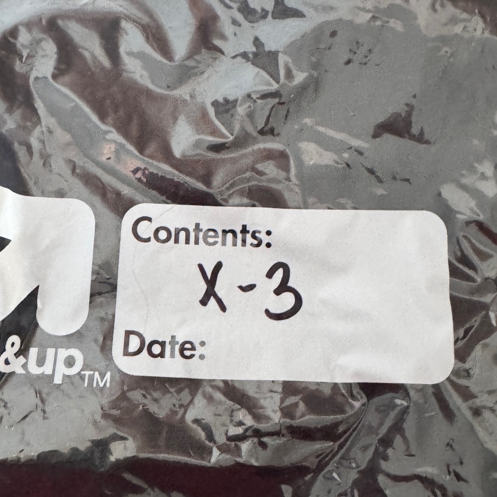 Ultimate Terrain Black Leggings size XL with side pockets Stretchy Athleisure - Picture 8 of 8